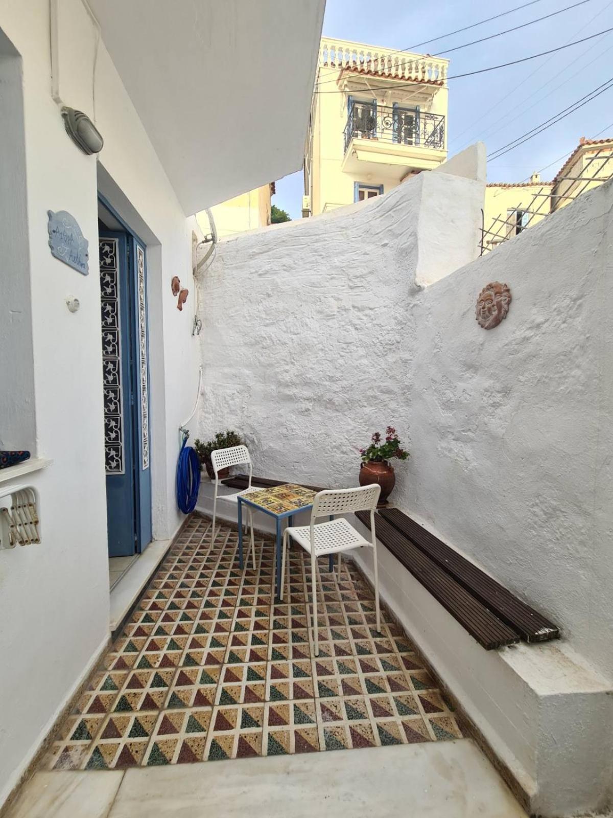Aithra -Cosy Studio In Centre Of Poros Poros Town Exterior foto